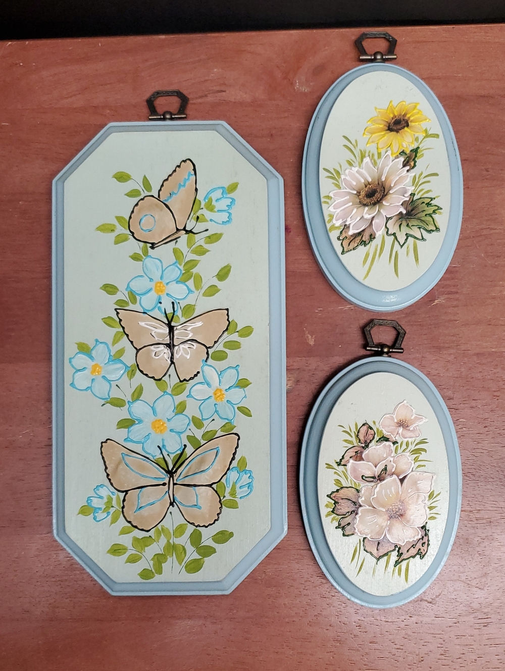 Vintage Merri-Mates 3D Hand Painted 3 pc Floral Butterfly Wooden Plaque Set - Picture 2 of 13